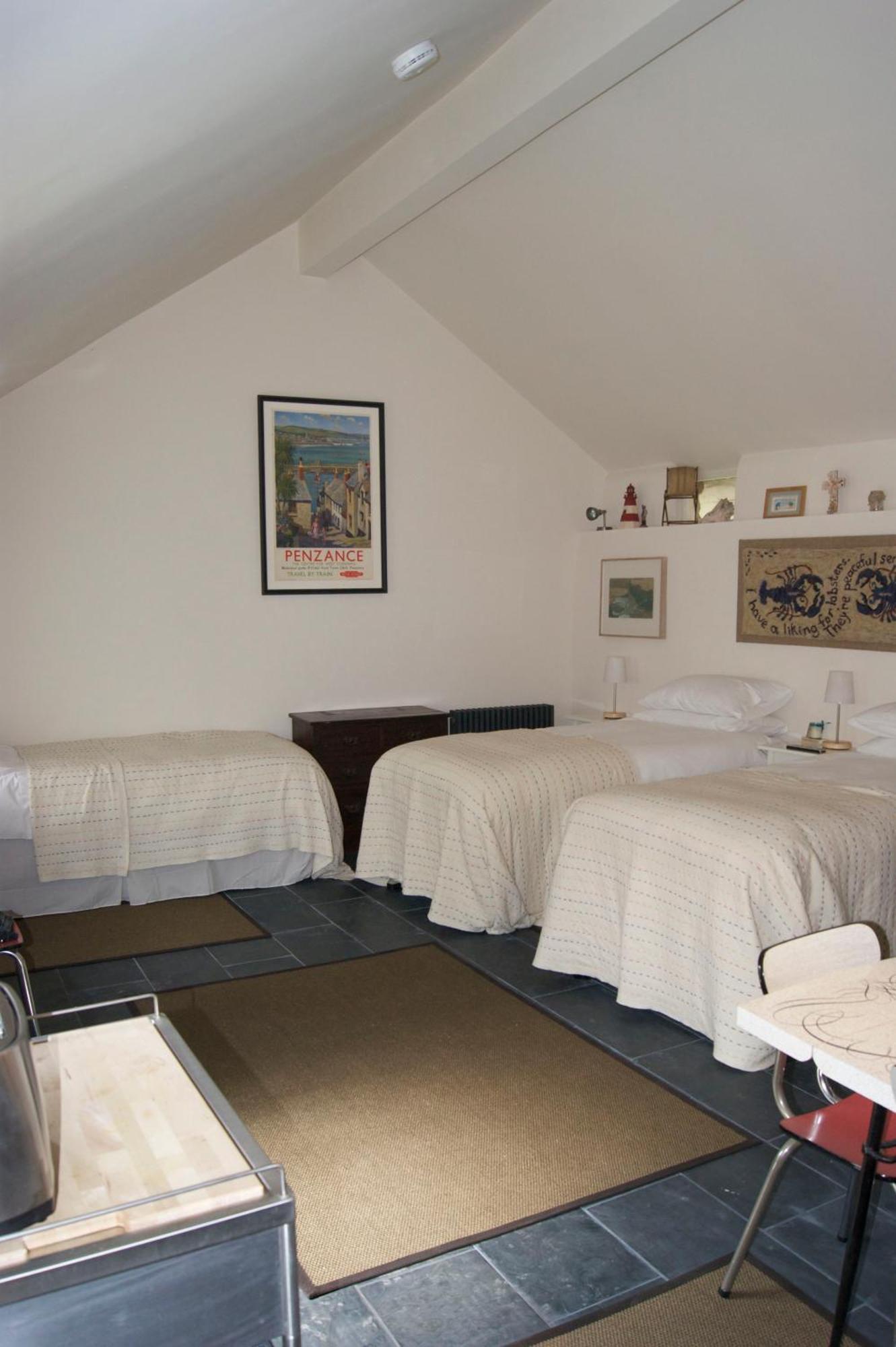 T'S At Lower Rudloe Farm Guest House คอร์แชม ภายนอก รูปภาพ