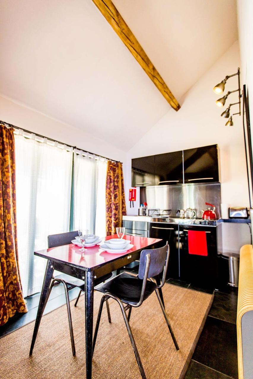 T'S At Lower Rudloe Farm Guest House คอร์แชม ภายนอก รูปภาพ