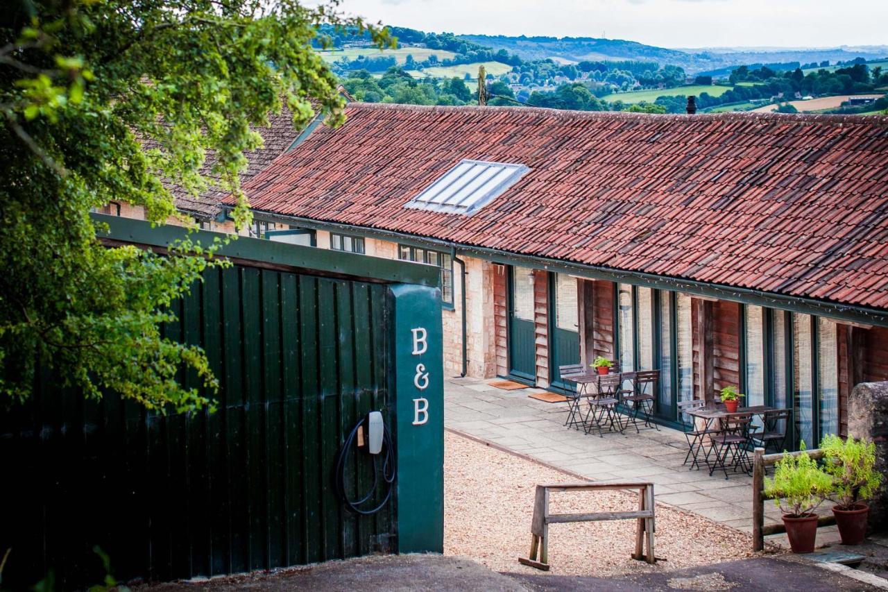 T'S At Lower Rudloe Farm Guest House คอร์แชม ภายนอก รูปภาพ